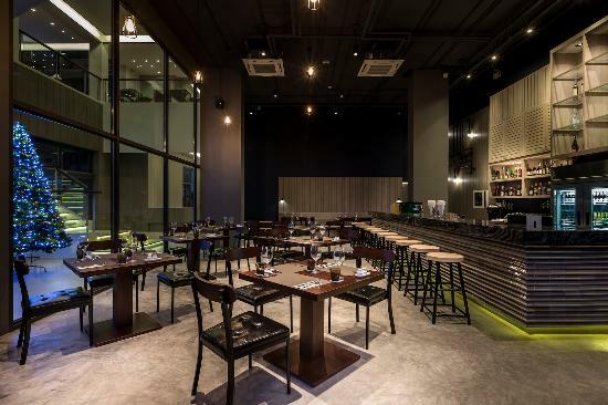 Ombre Bar & Restaurant